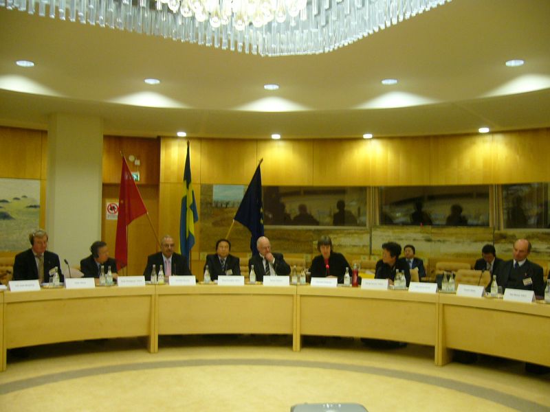 Picture of the round table
