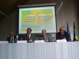 Opening session of the Round Table. From left: Mr Neiva Tavares, Brazilian Ambassador to the EU; Mr Lucio, Brazilian co-chair; Mr Olsson, European co-chair; Mr. Sannino, DG RELEX Director General